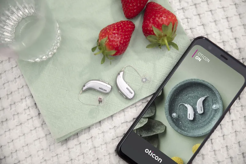 Oticon introduceert een nieuwe variant van de Oticon More en een CROS-hoortoestel