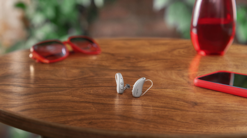 Signia Pure Charge&Go MaX:: nieuwe generatie hoortoestellen voor beter verstaan in groepsgesprekken
